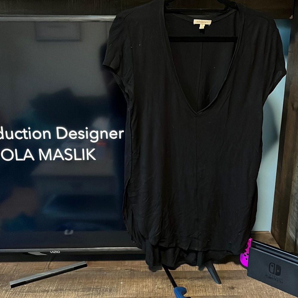 Anthropologie Bordeaux Black t-shirt